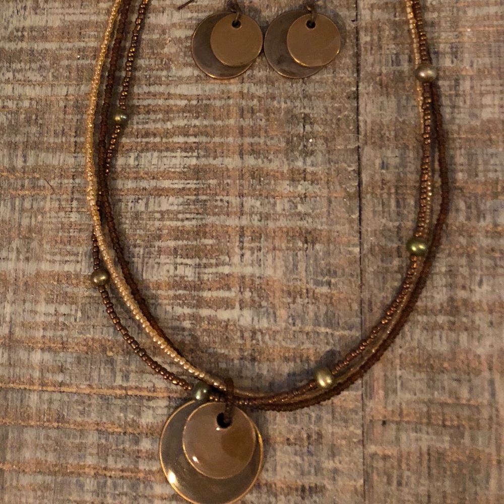 Necklace and earring set